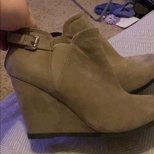 Super cute new never worn wedge booties